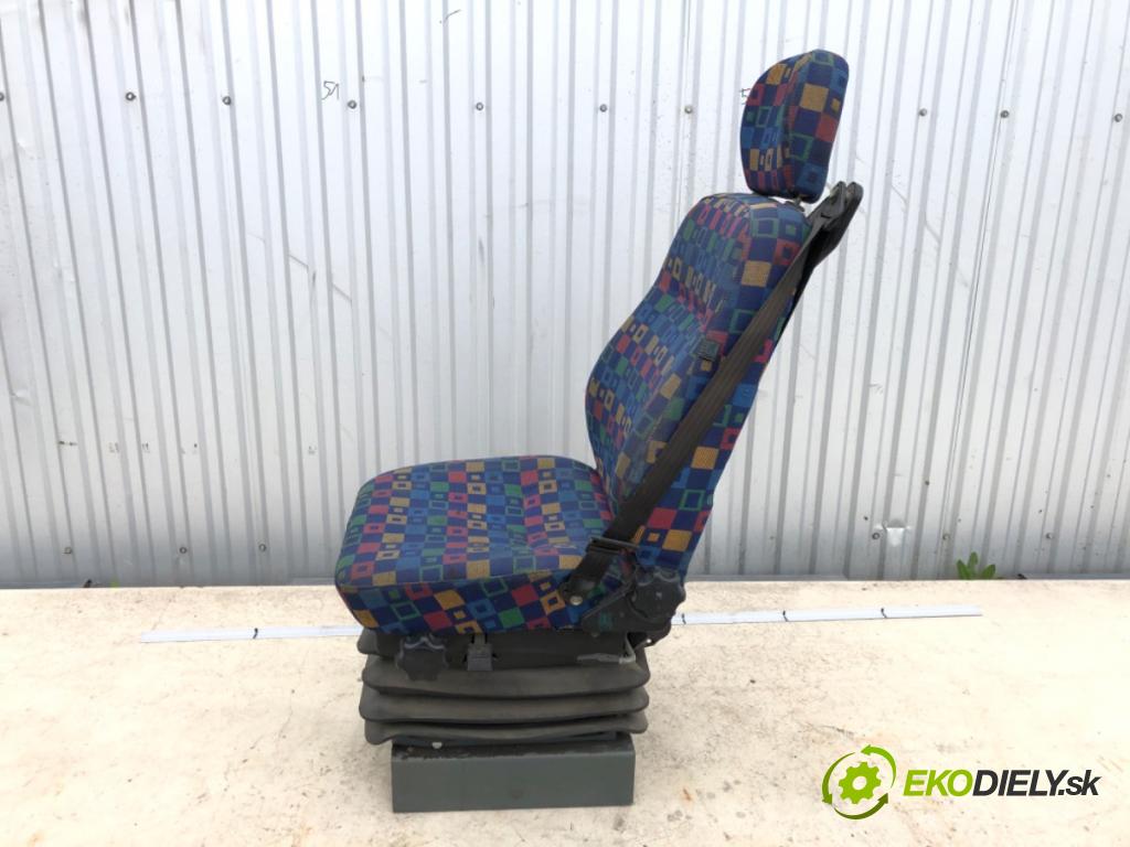 KAROSA C-Series 2001 - 2022    C51034  Sedadlo ľavy (pneumatické):