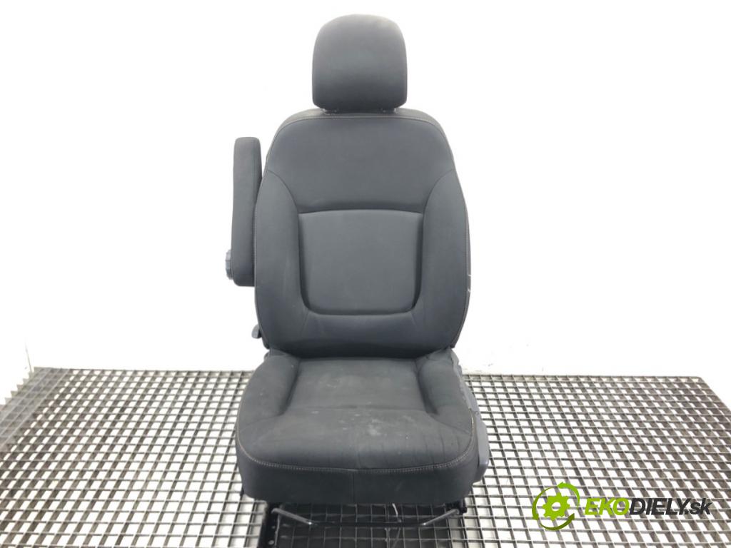 RENAULT TRAFIC III Autobus (JG_) 2014 - 2022    1.6 dCi 90 (JGME) 66 kW [90 KM] olej napędowy 2014  Sedadlo ľavy  (Sedačky, sedadlá)