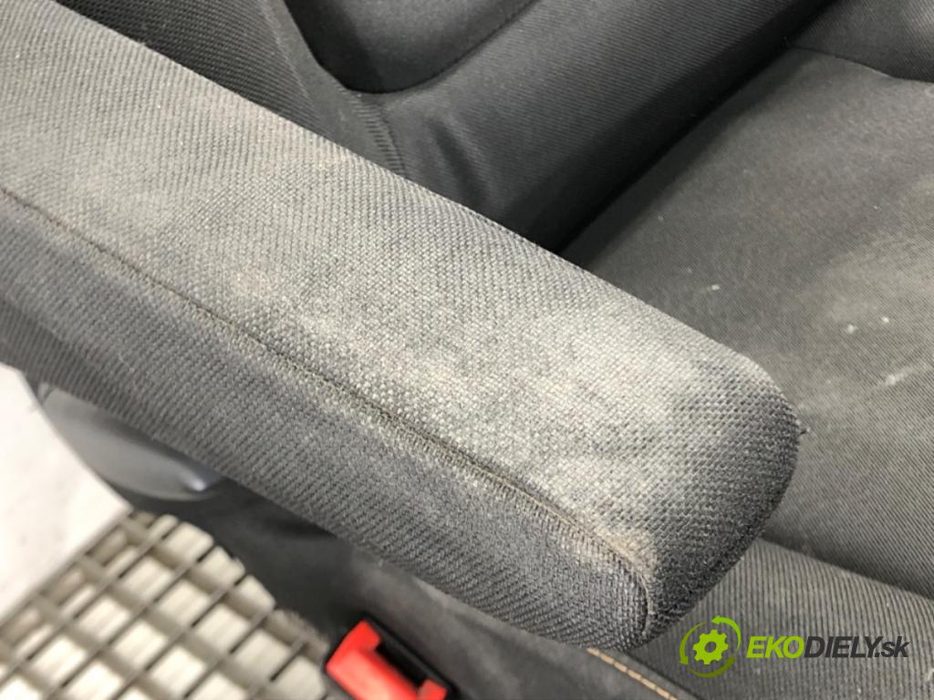 RENAULT TRAFIC III Autobus (JG_) 2014 - 2022    1.6 dCi 90 (JGME) 66 kW [90 KM] olej napędowy 2014  Sedadlo ľavy  (Sedačky, sedadlá)