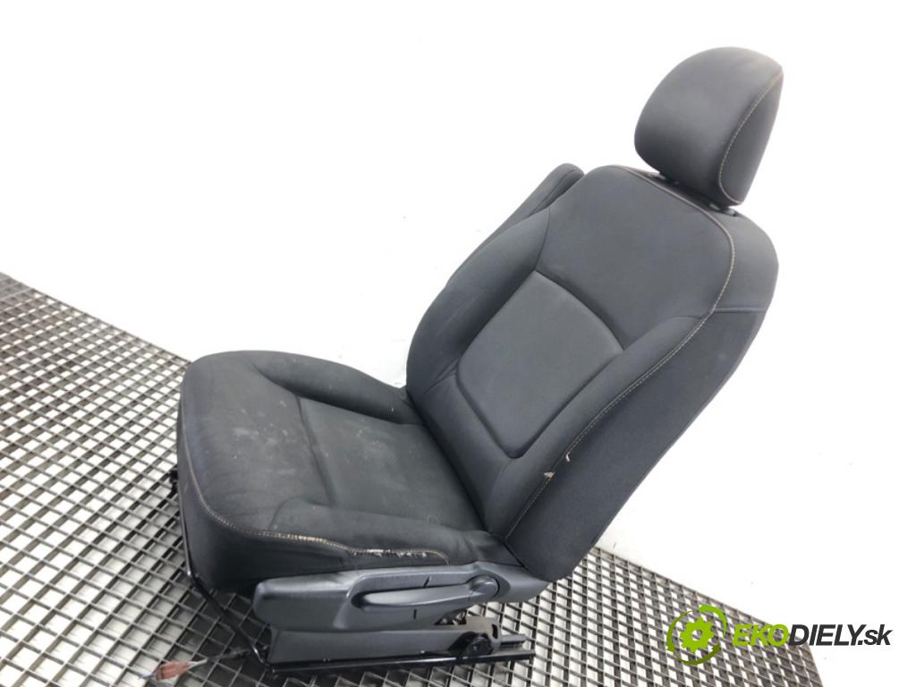 RENAULT TRAFIC III Autobus (JG_) 2014 - 2022    1.6 dCi 90 (JGME) 66 kW [90 KM] olej napędowy 2014  Sedadlo ľavy  (Sedačky, sedadlá)