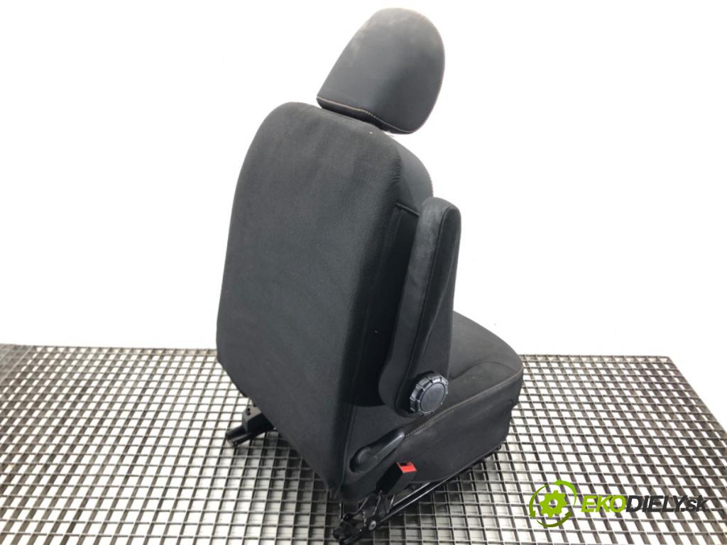 RENAULT TRAFIC III Autobus (JG_) 2014 - 2022    1.6 dCi 90 (JGME) 66 kW [90 KM] olej napędowy 2014  Sedadlo ľavy  (Sedačky, sedadlá)