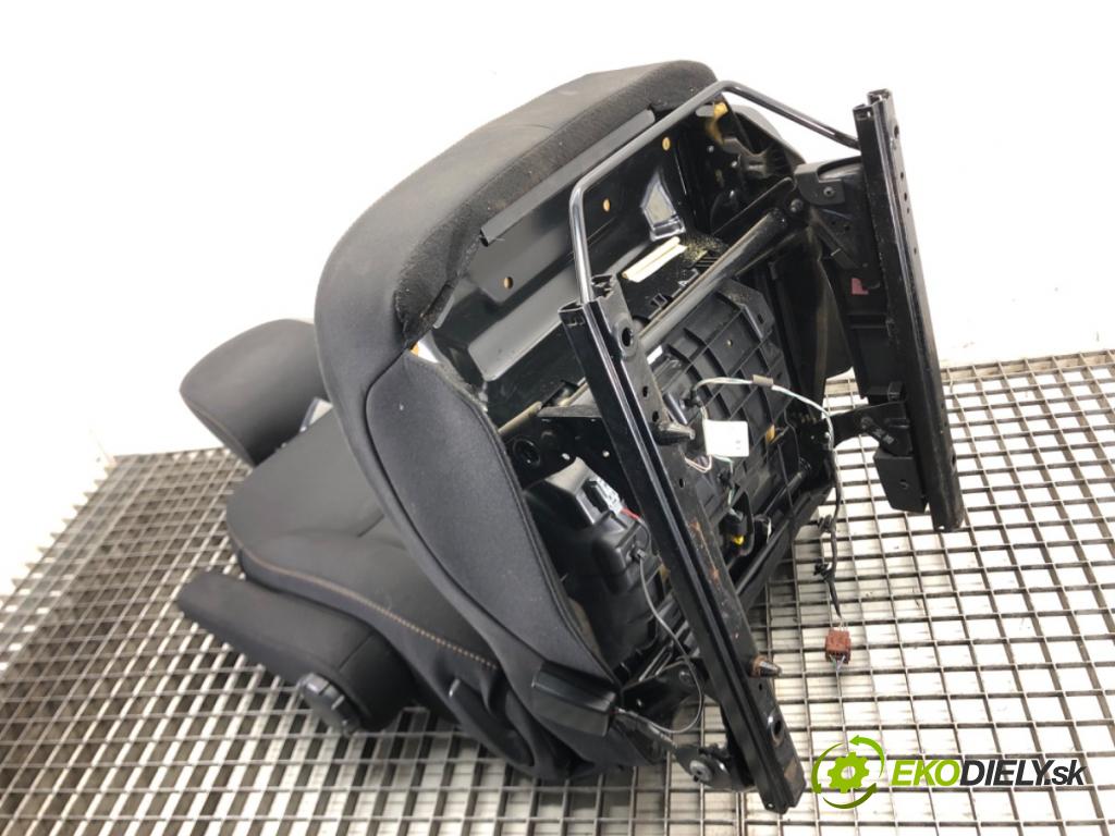 RENAULT TRAFIC III Autobus (JG_) 2014 - 2022    1.6 dCi 90 (JGME) 66 kW [90 KM] olej napędowy 2014  Sedadlo ľavy  (Sedačky, sedadlá)