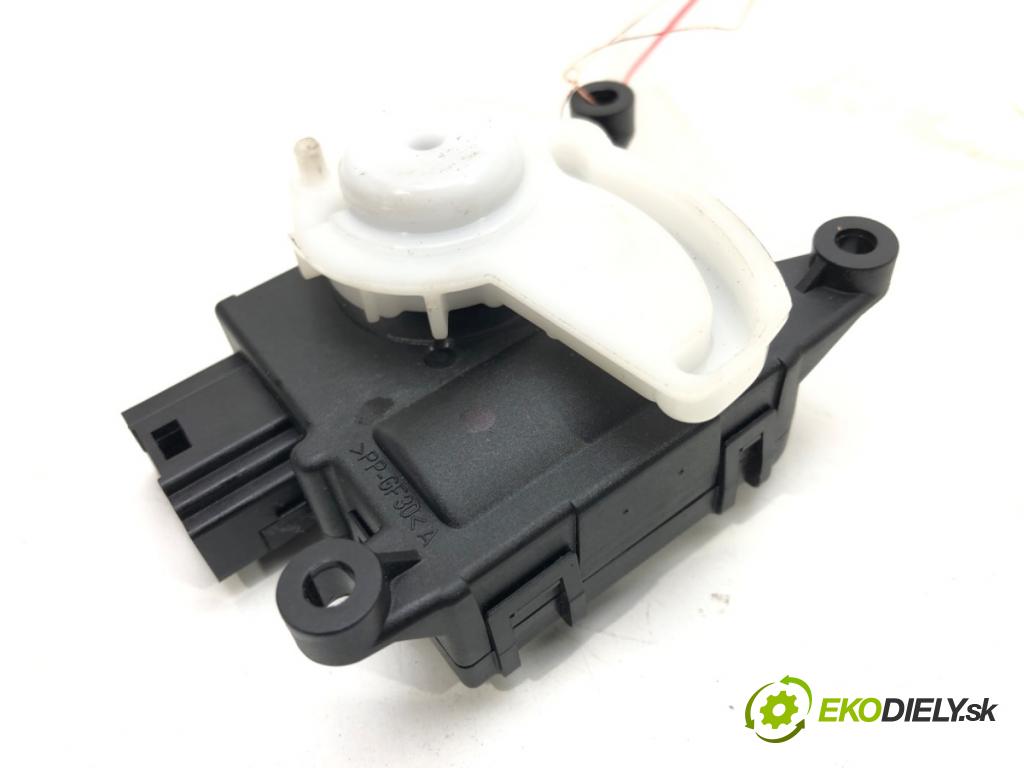 RENAULT TRAFIC III Autobus (JG_) 2014 - 2022    1.6 dCi 90 (JGME) 66 kW [90 KM] olej napędowy 2014  Motorček kúrenia T1020397J (Motorčeky kúrenia)