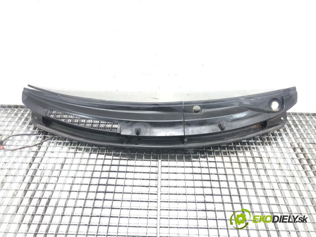 TOYOTA YARIS (_P9_) 2005 - 2014    1.0 VVT-i (KSP90_) 51 kW [69 KM] benzyna 2005 - 20  Torpédo, plast pod čelné okno 55781-0D100 (Torpéda)
