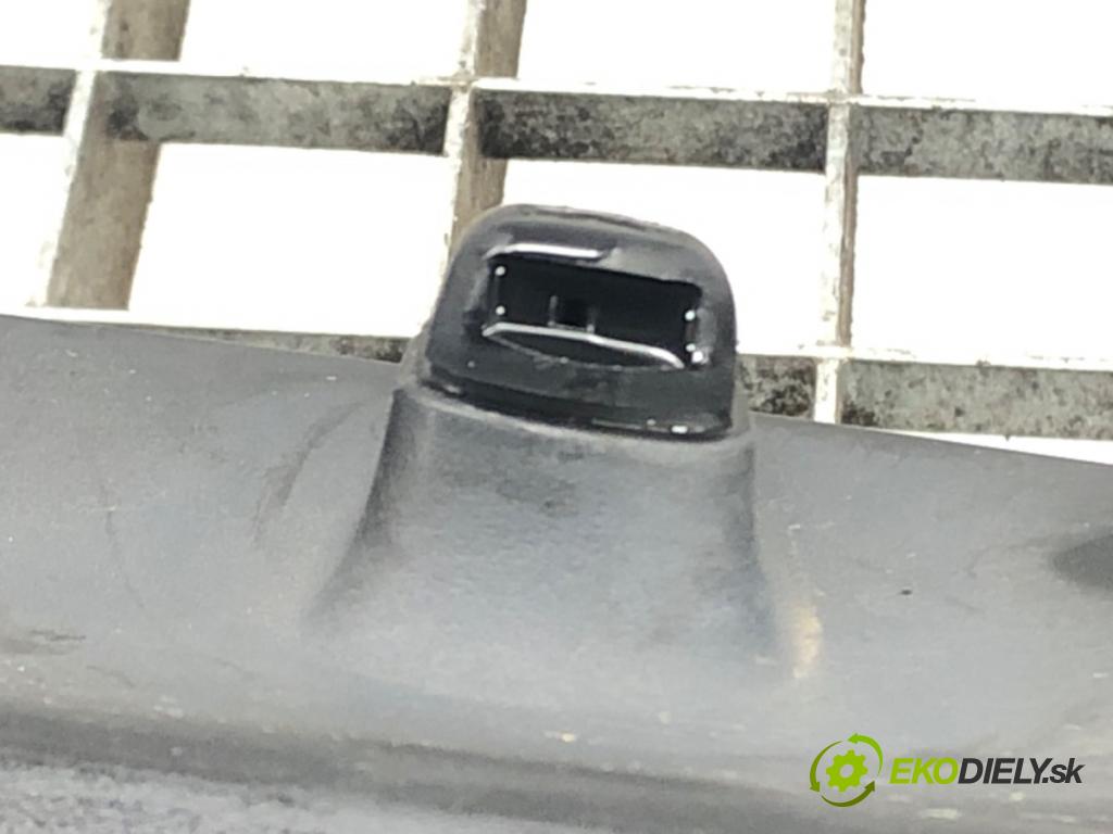 TOYOTA YARIS (_P9_) 2005 - 2014    1.0 VVT-i (KSP90_) 51 kW [69 KM] benzyna 2005 - 20  Torpédo, plast pod čelné okno 55781-0D100 (Torpéda)