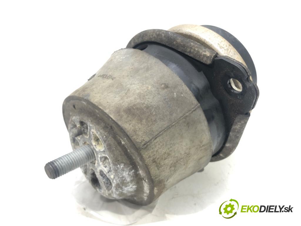 AUDI Q7 (4LB) 2006 - 2016    3.0 TDI quattro 171 kW [233 KM] olej napędowy 2006  AirBag motora 7L8199131A (Držáky motoru)