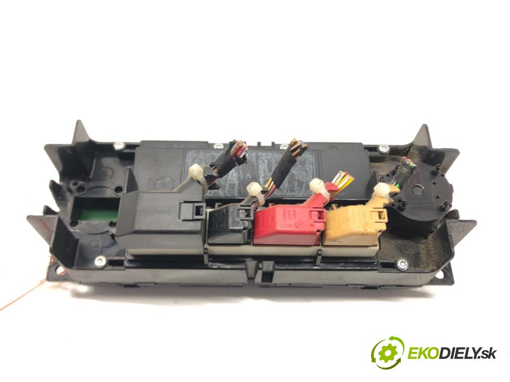VW BORA I (1J2) 1998 - 2013    1.9 TDI 74 kW [101 KM] olej napędowy 2000 - 2005  Panel ovládania kúrenia  (Prepínače, spínače, tlačidlá a ovládače kúrenia)