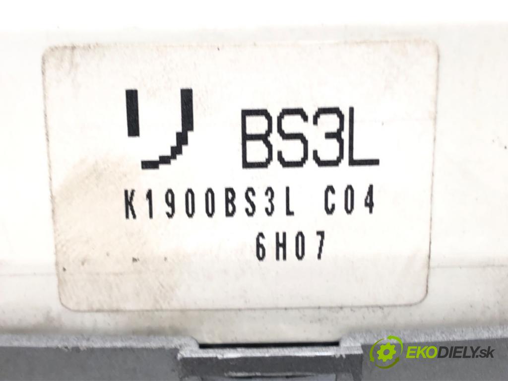 MAZDA 3 (BK) 2003 - 2009    1.6 MZ-CD 66 kW [90 KM] olej napędowy 2006 - 2009  Panel ovládania kúrenia K1900BS3L (Prepínače, spínače, tlačidlá a ovládače kúrenia)