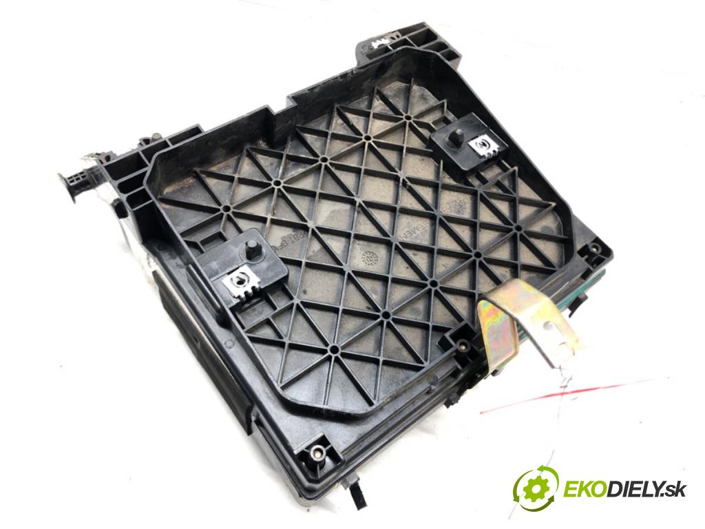 VW SHARAN (7M8, 7M9, 7M6) 1995 - 2010    1.9 TDI 85 kW [115 KM] olej napędowy 2000 - 2010  Modul BSI S108152001D (Poistkové skrinky)