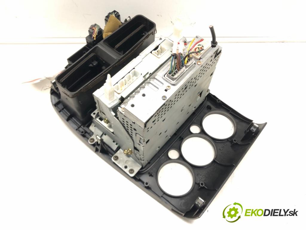 TOYOTA AVENSIS (_T22_) 1997 - 2003    1.6 VVT-i (ZZT220_) 81 kW [110 KM] benzyna 2000 -   RADIO 86110-05011 08600-05820 (Audio zariadenia)