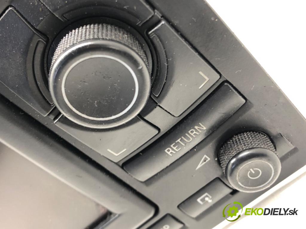 AUDI A4 B7 Avant (8ED) 2004 - 2008    3.0 TDI quattro 171 kW [233 KM] olej napędowy 2006  RADIO 8E0035192K (Audio zariadenia)