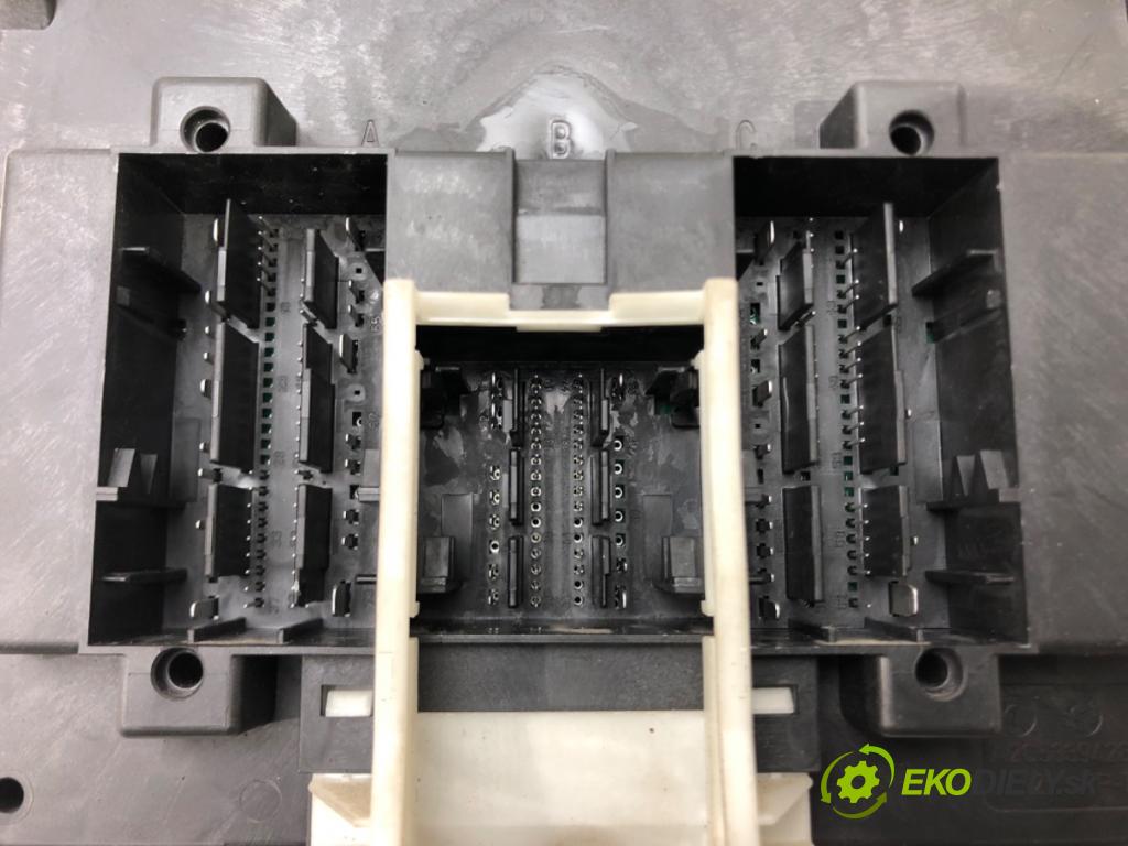 VW GOLF VII (5G1, BQ1, BE1, BE2) 2012 - 2022    1.4 TSI 90 kW [122 KM] benzyna 2012 - 2022  Modul komfortu 5Q0937084AE (Moduly komfortu)