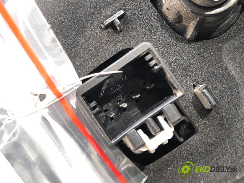 VW GOLF VII (5G1, BQ1, BE1, BE2) 2012 - 2022    1.4 TSI 110 kW [150 KM] benzyna 2014 - 2022  Svetlo pravy zad 5G0945208