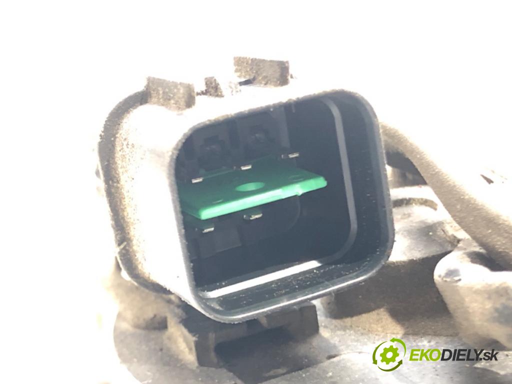 KIA SPORTAGE SUV (K00) 1994 - 2005    2.0 87 kW [118 KM] benzyna 2000 - 2003  Mechanizmus stieračov predný  (Motorčeky stieračov predné)