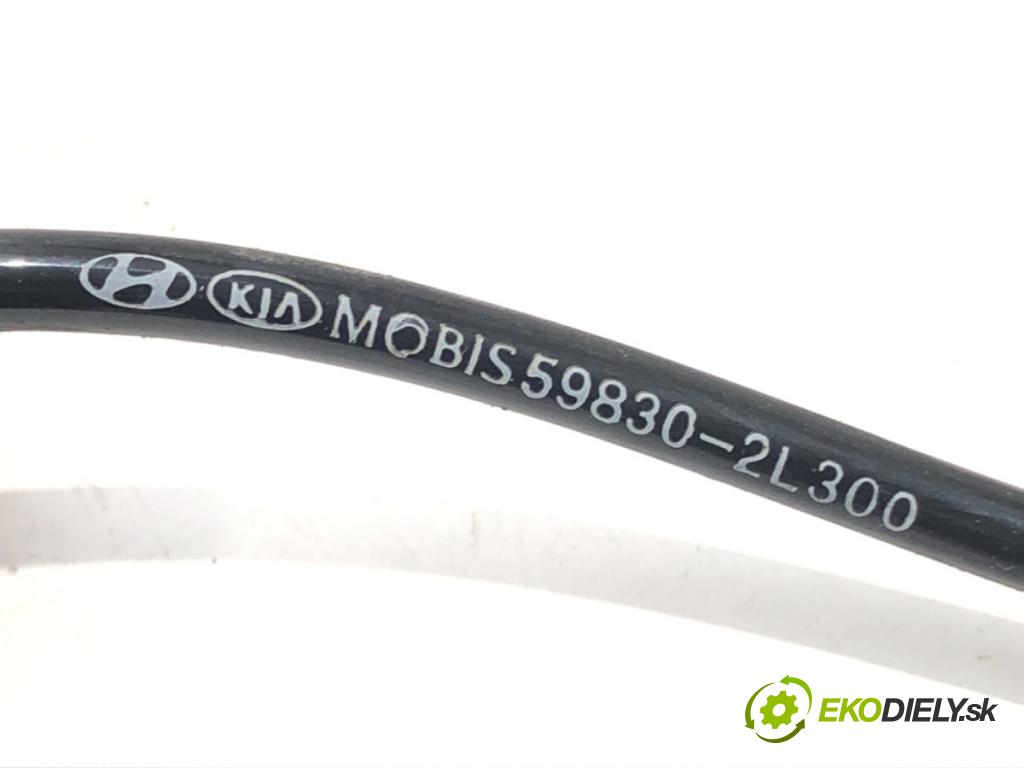 HYUNDAI i30 (FD) 2007 - 2012    2.0 CRDi 103 kW [140 KM] olej napędowy 2007 - 2011  snímač ABS pravý přední část 59830-2L300