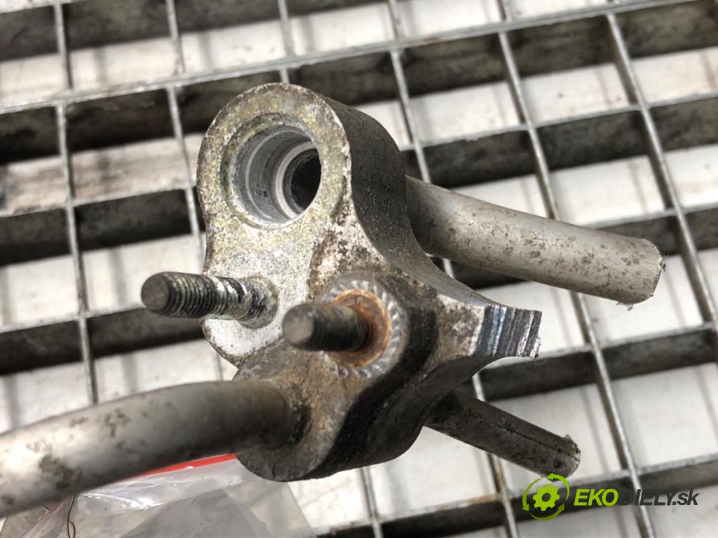 HYUNDAI i30 (FD) 2007 - 2012    2.0 CRDi 103 kW [140 KM] olej napędowy 2007 - 2011  rúrka klimatizácie  (Rúrky klimatizácie)