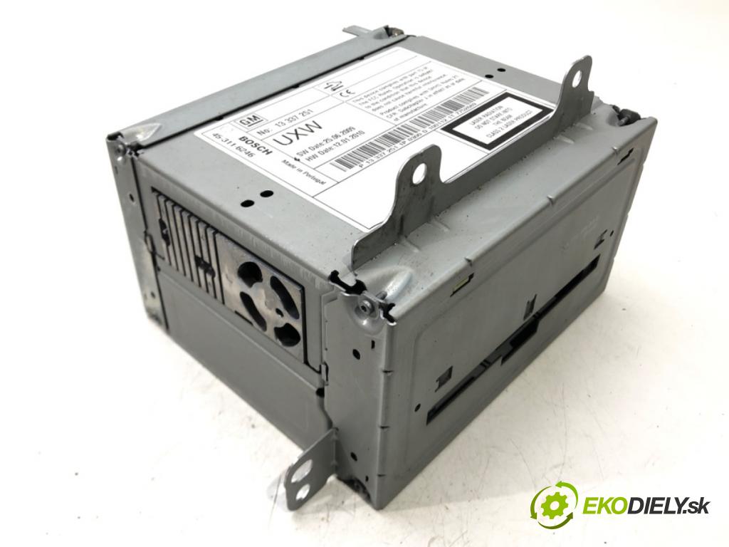 OPEL INSIGNIA A (G09) 2008 - 2017    2.0 CDTI (68) 118 kW [160 KM] olej napędowy 2008 -  RADIO 13337251 13273255 (Audio zariadenia)