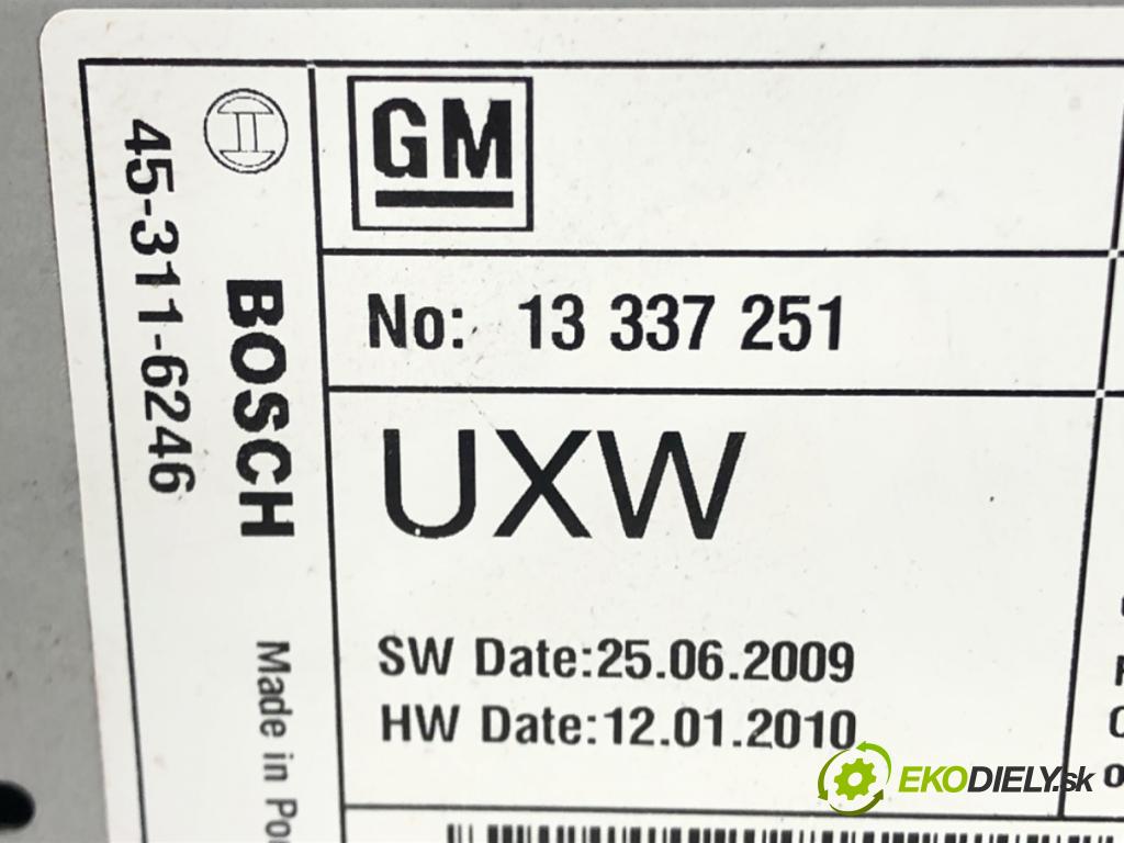 OPEL INSIGNIA A (G09) 2008 - 2017    2.0 CDTI (68) 118 kW [160 KM] olej napędowy 2008 -  RADIO 13337251 13273255 (Audio zariadenia)