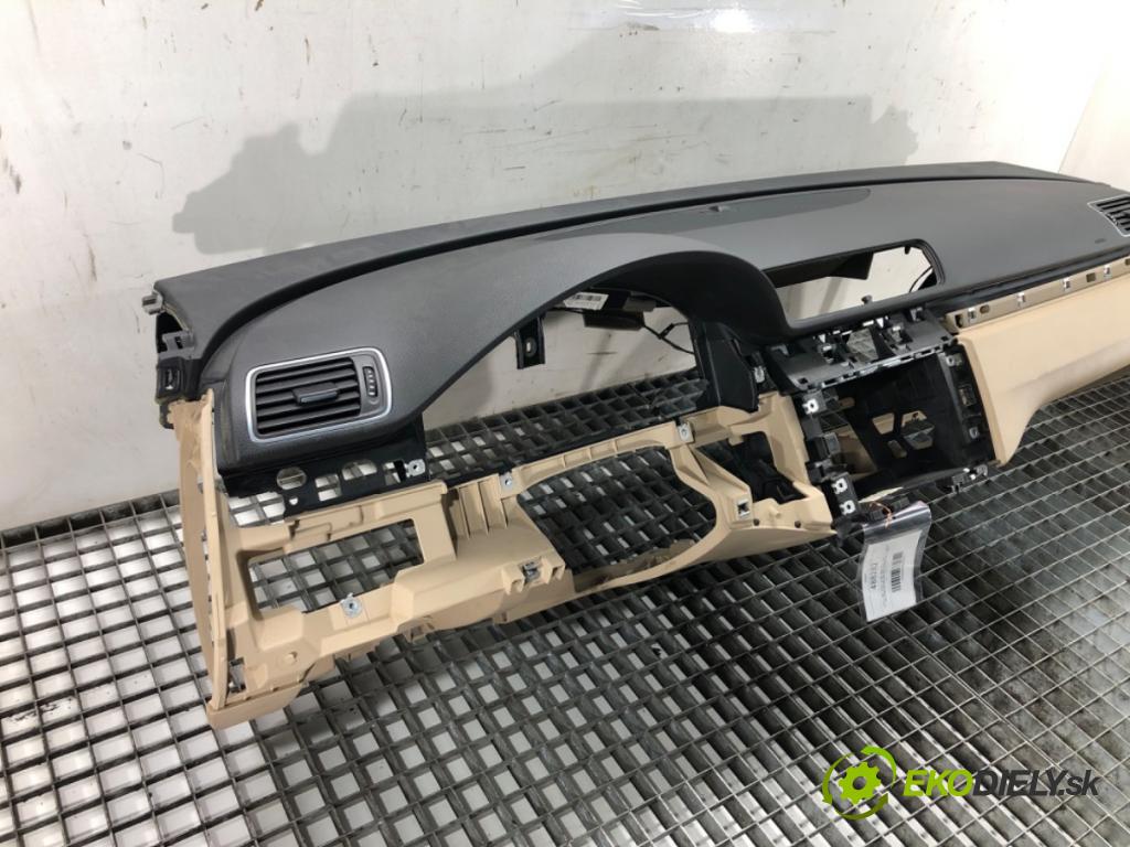 VW CC B7 (358) 2011 - 2016    3.6 FSI 4motion 220 kW [300 KM] benzyna 2011 - 201  Palubná doska  (Palubné dosky)