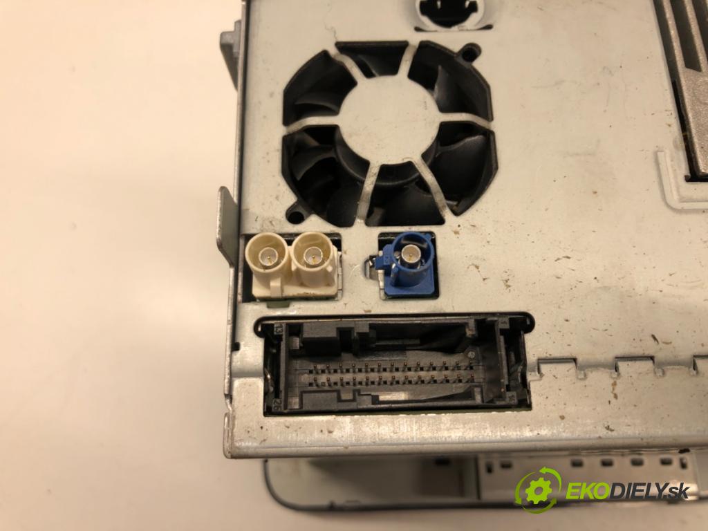 VW CC B7 (358) 2011 - 2016    3.6 FSI 4motion 220 kW [300 KM] benzyna 2011 - 201  RADIO 3C0035684J (Audio zariadenia)