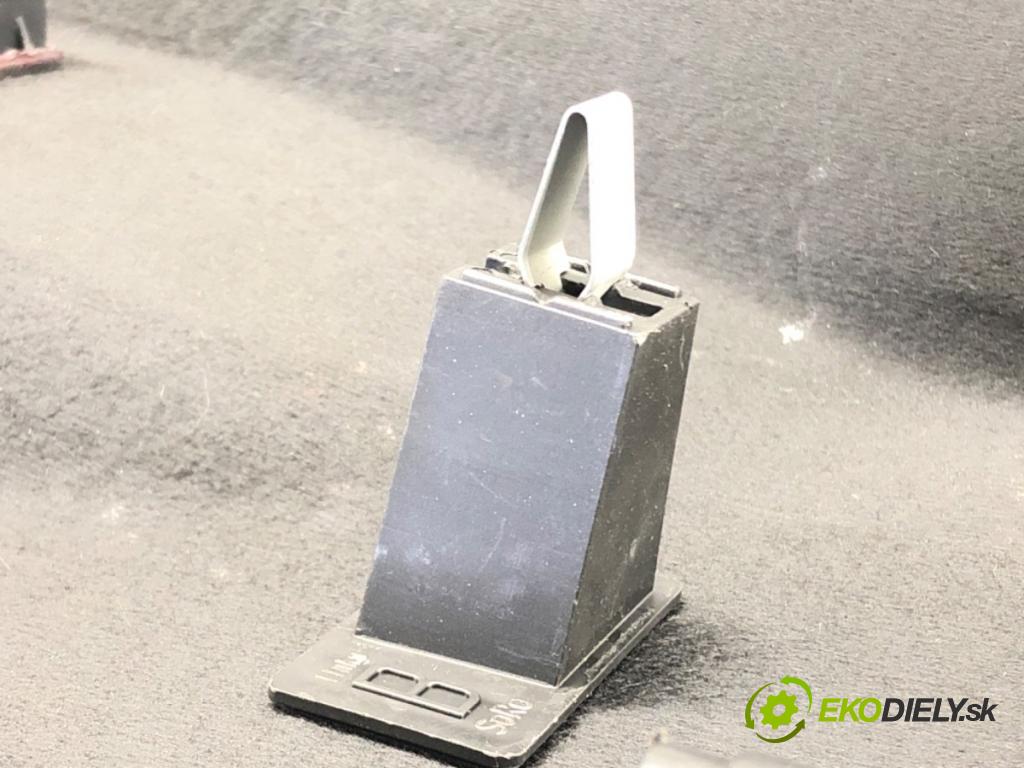 VW CC B7 (358) 2011 - 2016    3.6 FSI 4motion 220 kW [300 KM] benzyna 2011 - 201  Pláto zadná 3C8863411C (Pláta zadné)