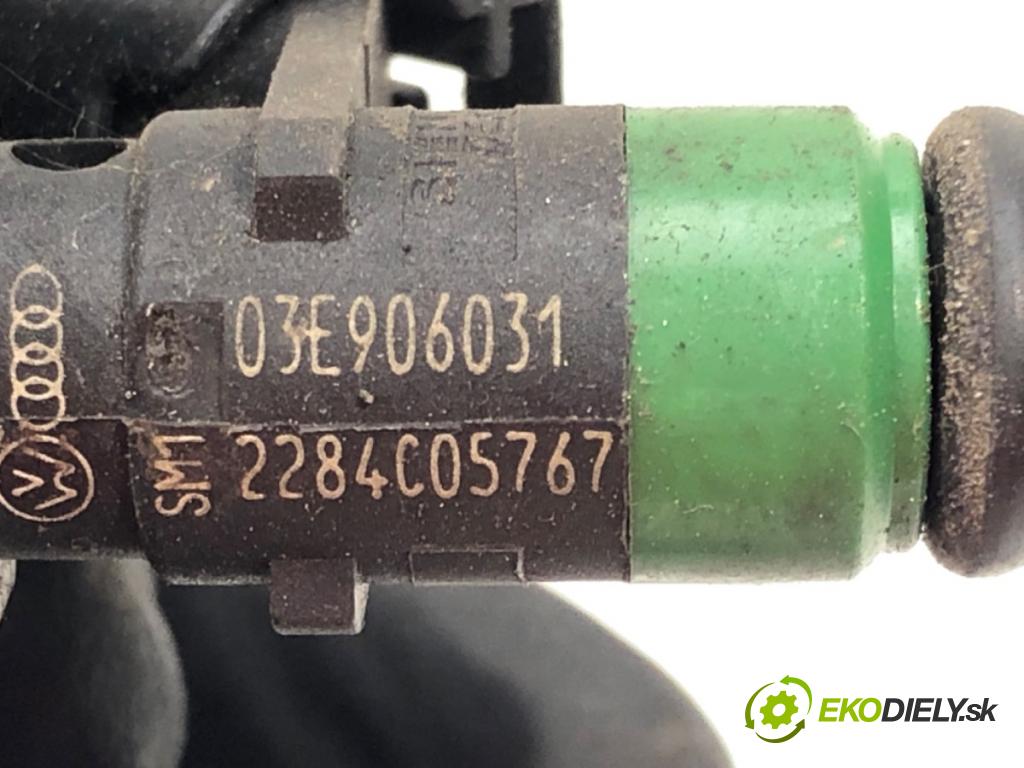 SEAT IBIZA III (6L1) 2002 - 2009    1.2 47 kW [64 KM] benzyna 2002 - 2006  Lišta vstrekovacia 03E906031 (Vstrekovacie lišty)