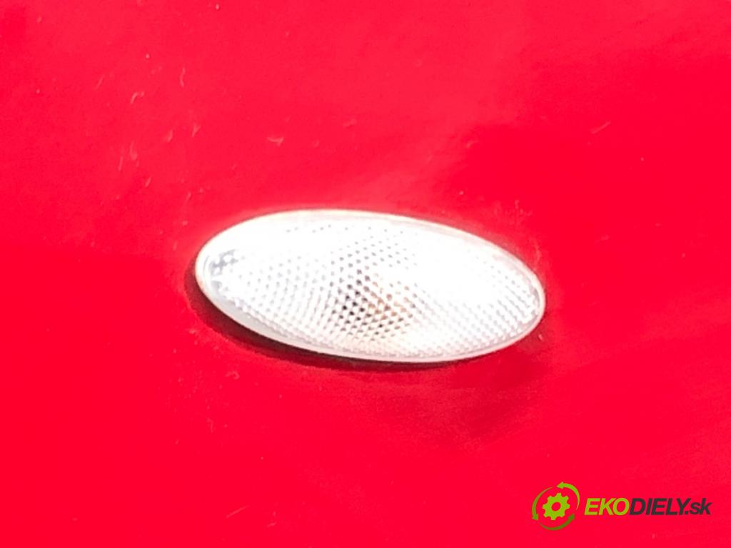TOYOTA YARIS (_P9_) 2005 - 2014    1.3 4WD (NCP92_) 64 kW [87 KM] benzyna 2007 - 2010  blatník pravý přední část