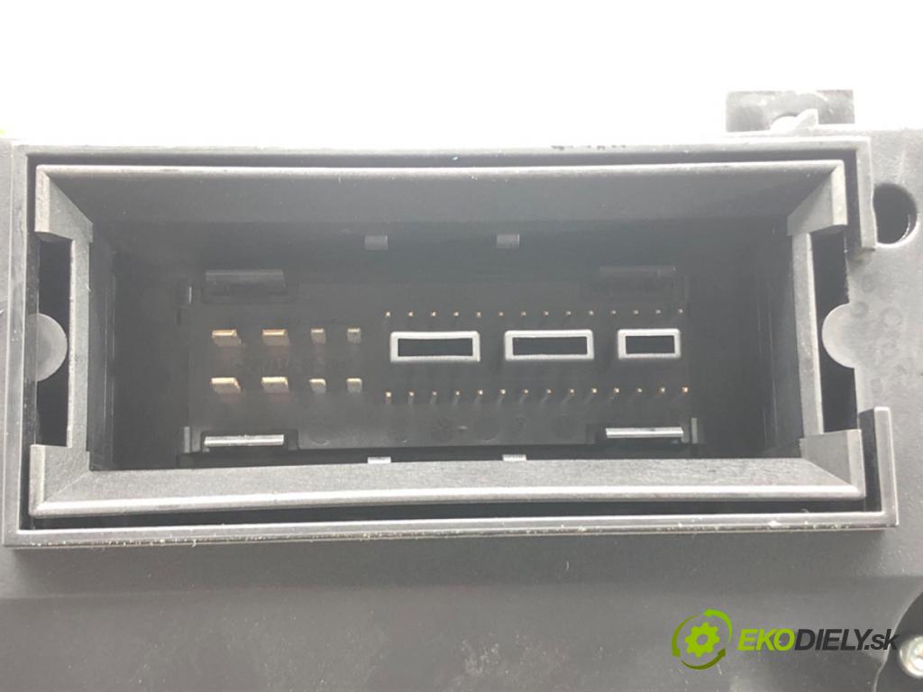 VW GOLF PLUS V (5M1, 521) 2004 - 2013    1.9 TDI 77 kW [105 KM] olej napędowy 2005 - 2009  Prístrojovka 1K0920862K (Prístrojové dosky, displeje)