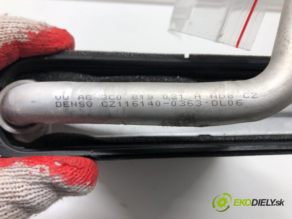 SKODA SUPERB II Kombi (3T5) 2009 - 2015    2.0 TDI 125 kW [170 KM] olej napędowy 2009 - 2015  Výhrevné teleso, radiátor kúrenia 3C0819031A (Radiátory kúrenia)