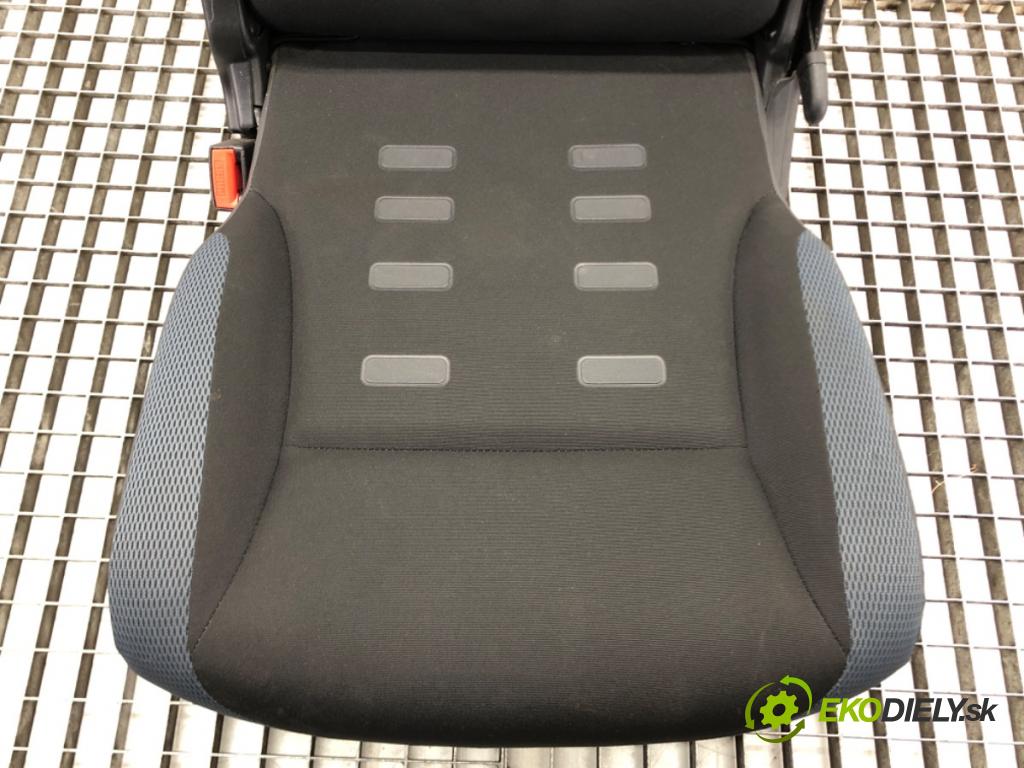 CITROEN BERLINGO MULTISPACE (B9) 2008 - 2022    1.6 HDi 115 84 kW [114 KM] olej napędowy 2010 - 20  Sedadlo zadný  (Sedačky, sedadlá)