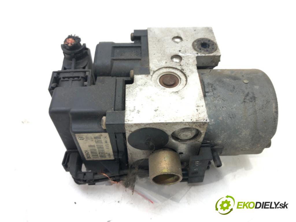 AUDI A4 B5 (8D2) 1994 - 2001    1.8 92 kW [125 KM] benzyna 1994 - 2000  Pumpa ABS 0273004132 (Pumpy ABS)