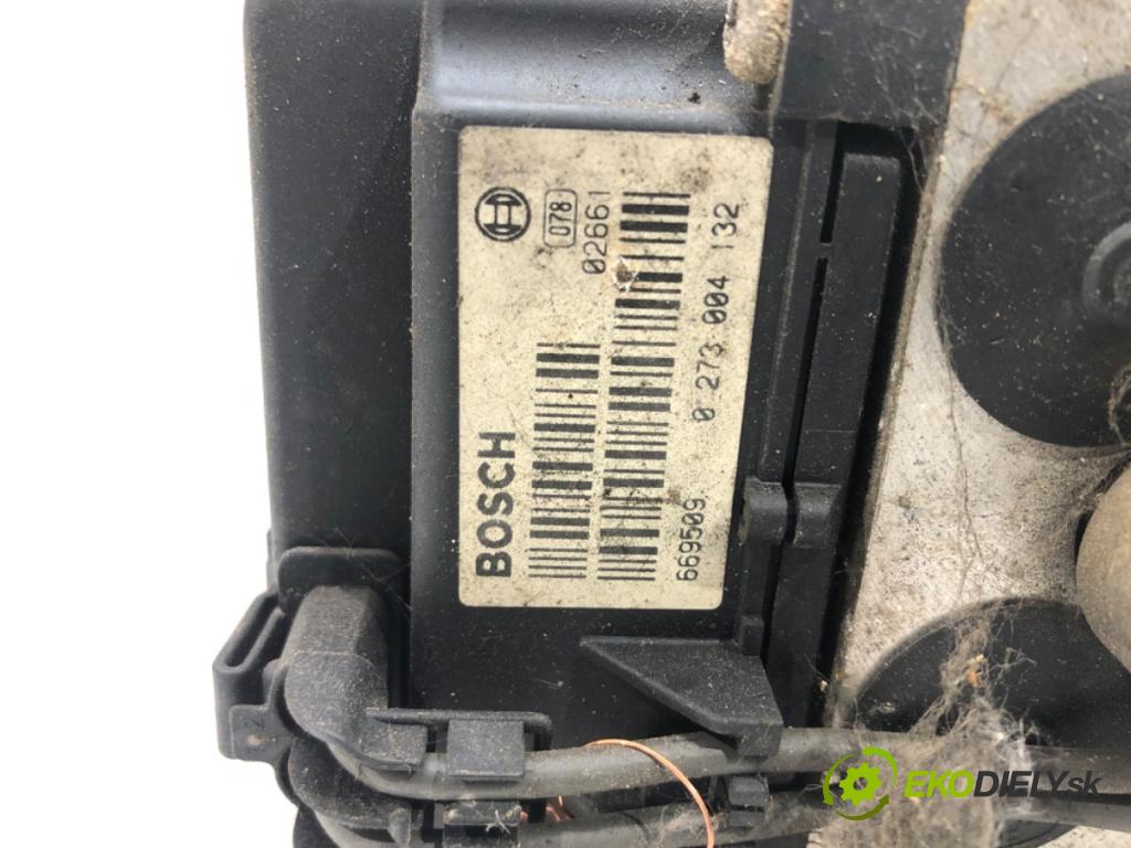 AUDI A4 B5 (8D2) 1994 - 2001    1.8 92 kW [125 KM] benzyna 1994 - 2000  Pumpa ABS 0273004132 (Pumpy ABS)