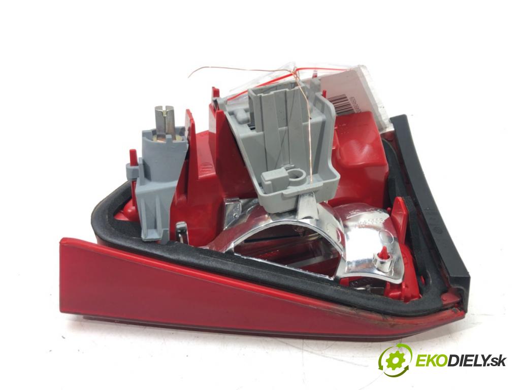 AUDI A4 B8 Avant (8K5) 2007 - 2015    2.0 TDI 88 kW [120 KM] olej napędowy 2008 - 2015  světlo zadní část levá strana vnitřní 8K9945093B