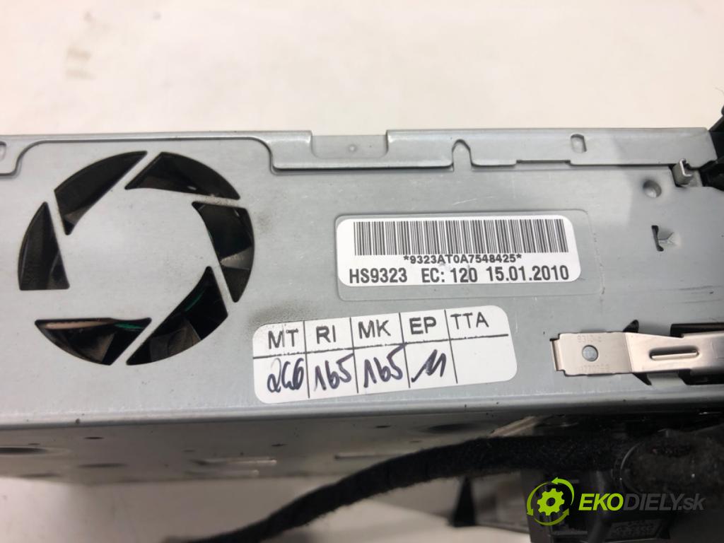 AUDI A4 B8 Avant (8K5) 2007 - 2015    2.0 TDI 88 kW [120 KM] olej napędowy 2008 - 2015  čítač navigácie 8T1035652D (Ostatné)