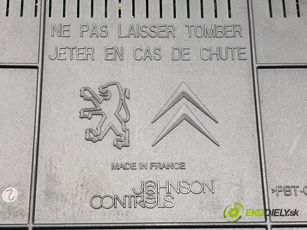 CITROEN C6 (TD_) 2005 - 2012    3.0 HDi 177 kW [241 KM] olej napędowy 2009 - 2012  modul BSI 967847698001 (Pojistkové skříňky)
