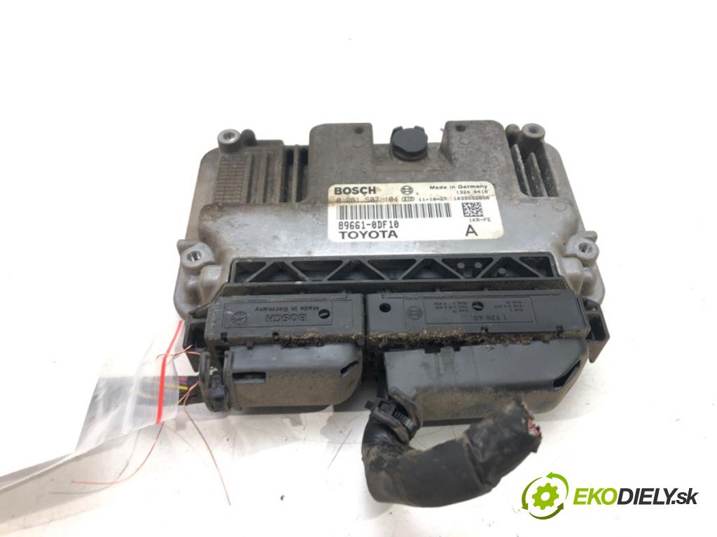 TOYOTA YARIS (_P13_) 2010 - 2022    1.0 (KSP130_) 51 kW [69 KM] benzyna 2010 - 2022  riadiaca jednotka Motor 89661-0DF10 (Riadiace jednotky)
