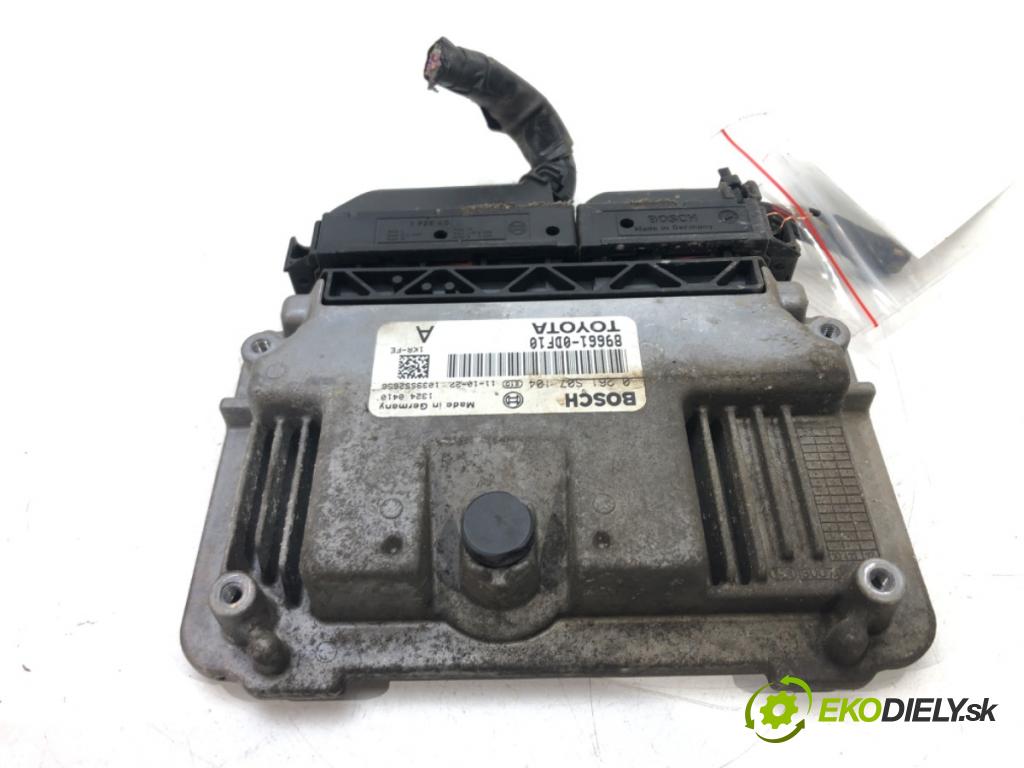 TOYOTA YARIS (_P13_) 2010 - 2022    1.0 (KSP130_) 51 kW [69 KM] benzyna 2010 - 2022  riadiaca jednotka Motor 89661-0DF10 (Riadiace jednotky)