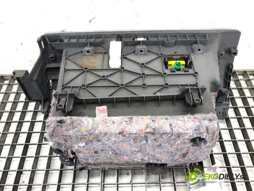 CITROEN C6 (TD_) 2005 - 2012    3.0 HDi 177 kW [241 KM] olej napędowy 2009 - 2012  Priehradka, kastlík spolujazdca  (Priehradky, kastlíky)