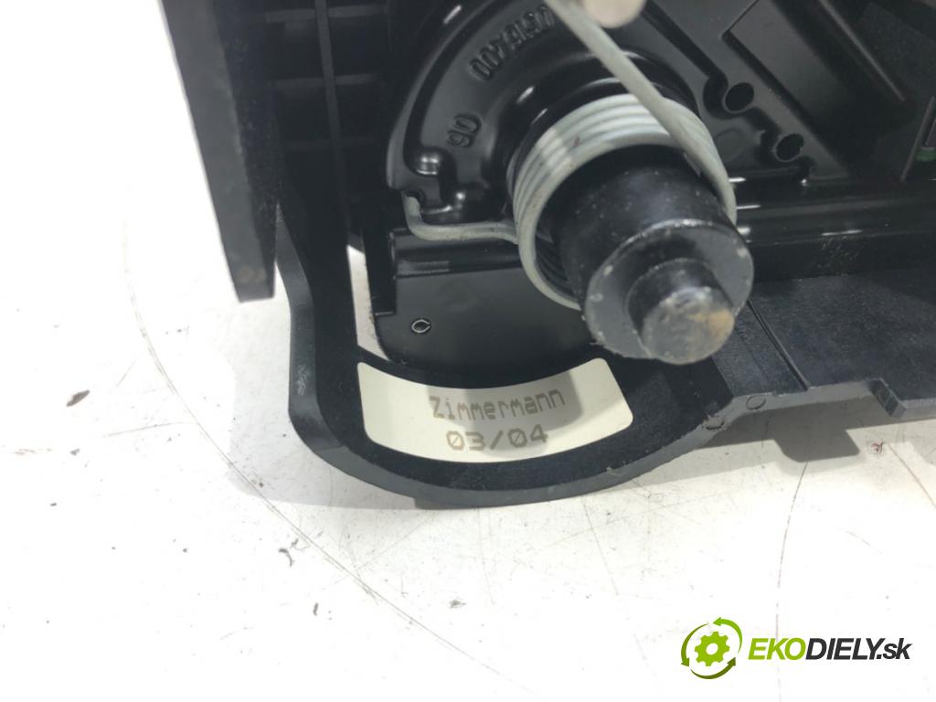 MERCEDES-BENZ KLASA E (W211) 2002 - 2009    E 200 Kompressor (211.042) 120 kW [163 KM] benzyna  Mechanizmus sklápania ťažného oka A2113100073