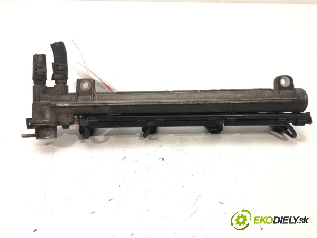 VW GOLF IV (1J1) 1997 - 2008    1.4 16V 55 kW [75 KM] benzyna 1997 - 2004  Lišta vstrekovacia  (Vstrekovacie lišty)