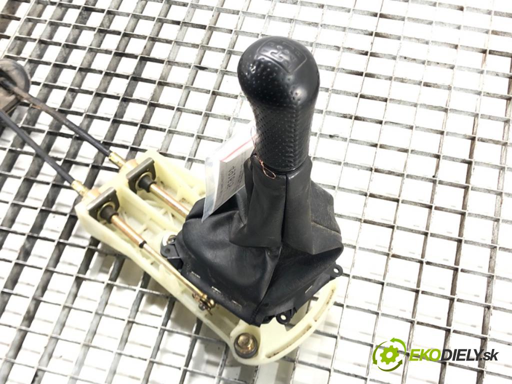 HONDA CR-V I (RD) 1995 - 2002    2.0 16V 4WD (RD1, RD3) 108 kW [147 KM] benzyna 199  Kulisa  (Rýchlostné páky / kulisy)