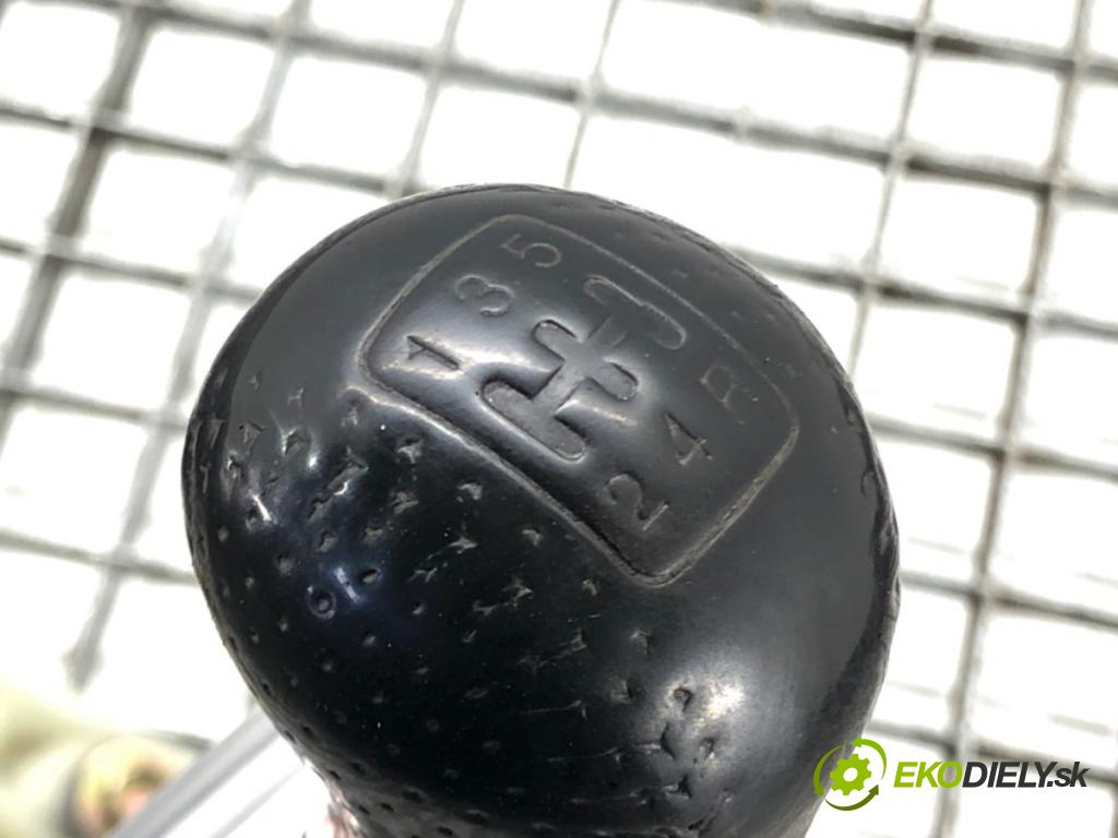 HONDA CR-V I (RD) 1995 - 2002    2.0 16V 4WD (RD1, RD3) 108 kW [147 KM] benzyna 199  Kulisa  (Rýchlostné páky / kulisy)