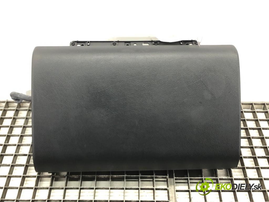 PORSCHE CAYENNE (9PA) 2002 - 2010    S 4.8 283 kW [385 KM] benzyna 2007 - 2010  Priehradka, kastlík spolujazdca  (Priehradky, kastlíky)