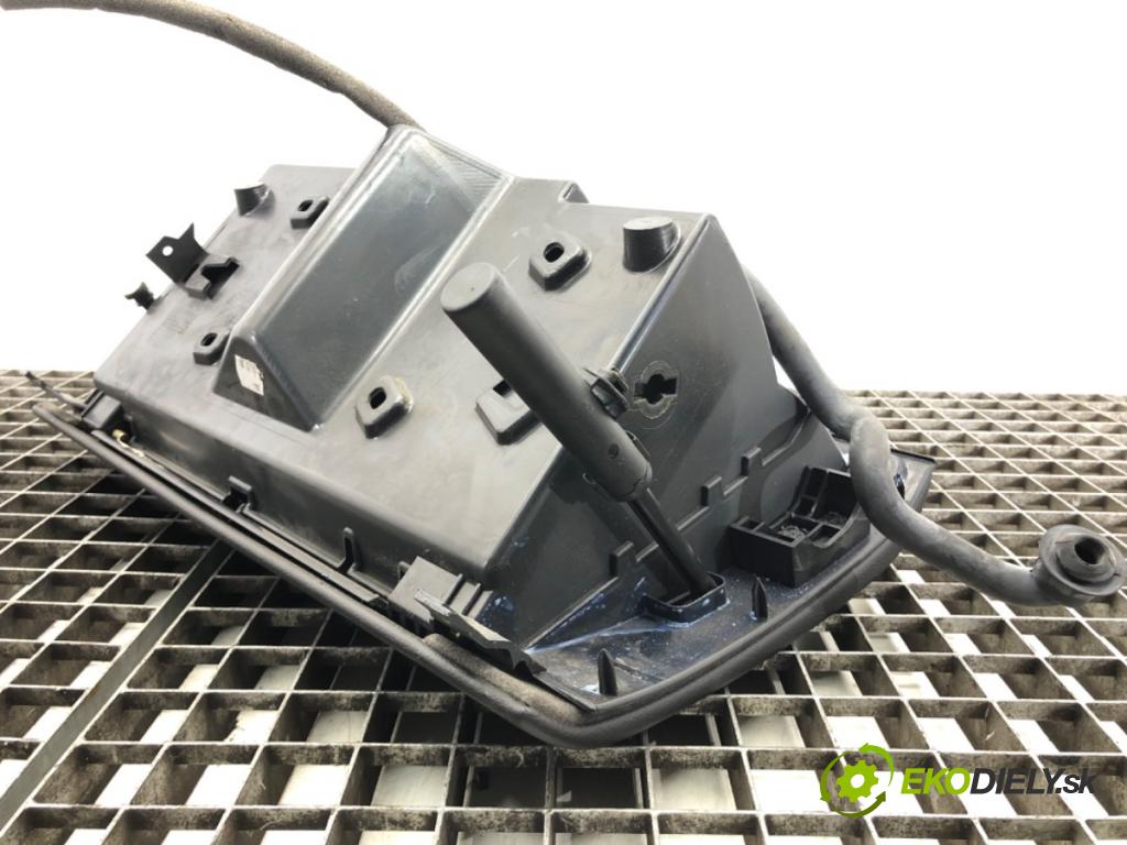 PORSCHE CAYENNE (9PA) 2002 - 2010    S 4.8 283 kW [385 KM] benzyna 2007 - 2010  Priehradka, kastlík spolujazdca  (Priehradky, kastlíky)