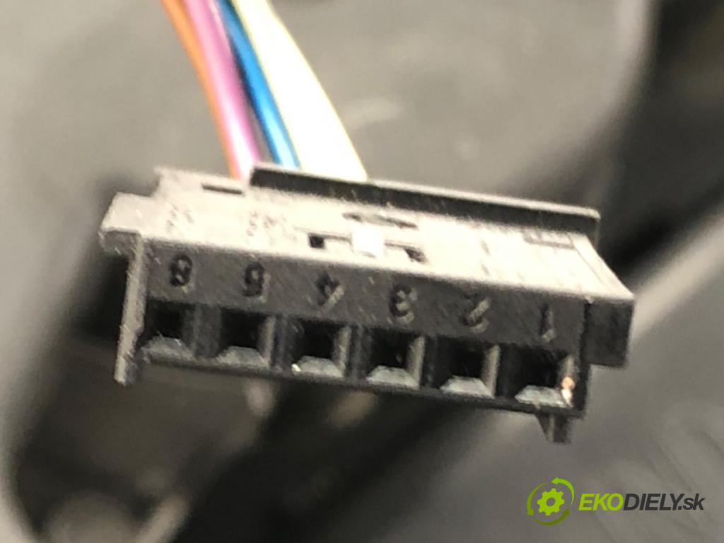 PORSCHE CAYENNE (9PA) 2002 - 2010    S 4.8 283 kW [385 KM] benzyna 2007 - 2010  střešní okno 847856915 (Okna karoserie)