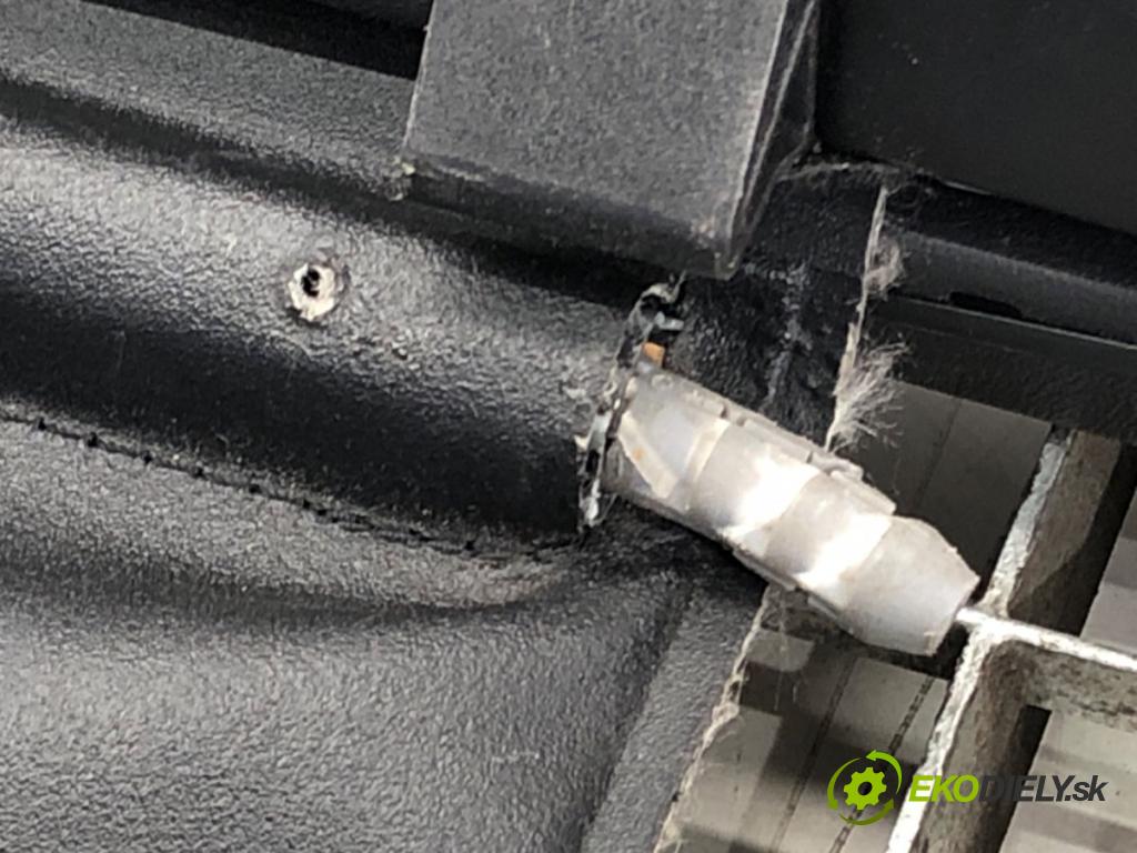 LAND ROVER FREELANDER 2 (L359) 2006 - 2015    2.2 TD4 4x4 118 kW [160 KM] olej napędowy 2006 - 2  Roleta  (Rolety kufra)