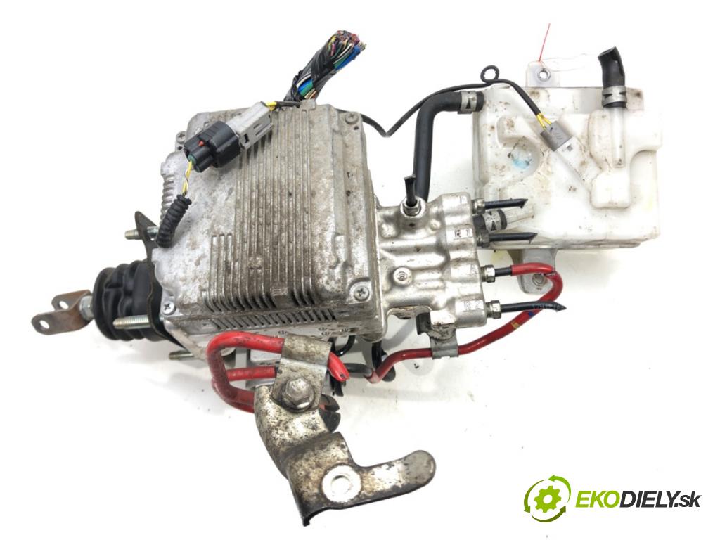 TOYOTA AURIS Kombi (_E18_) 2013 - 2018    1.8 Hybrid (ZWE186_) 73 kW [99 KM] Hybryda silnik   Posilovač bŕzd 47270-47030