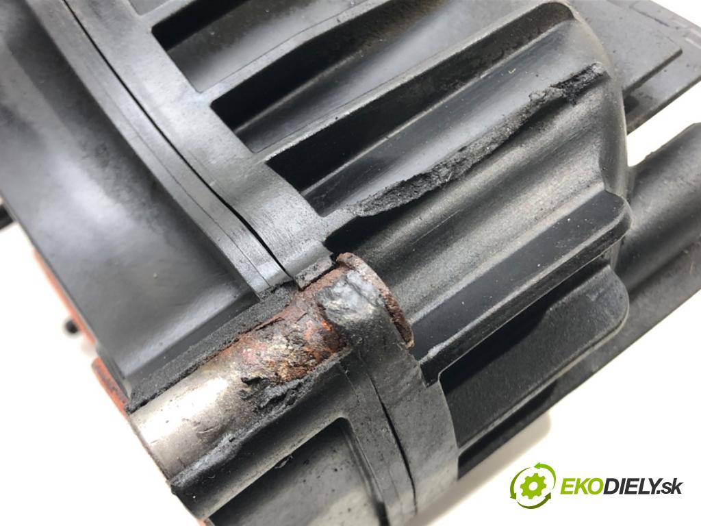 VW TRANSPORTER V Autobus (7HB, 7HJ, 7EB, 7EJ) 2003 - 2015    2.0 TDI 62 kW [84 KM] olej napędowy 2009 - 2015  Potrubie sacie, sanie 03L129711P (Sacie potrubia)