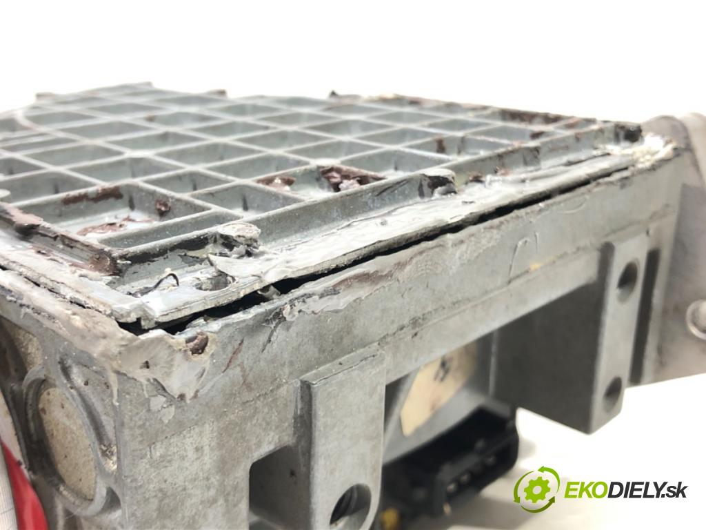 AUDI 80 B4 sedan (8C2) 1991 - 1995    2.0 E 85 kW [115 KM] benzyna 1991 - 1994  Váha vzduchu 0280202130 (Váhy vzduchu)