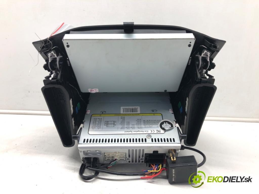 FORD FOCUS III Turnier 2010 - 2022    1.0 EcoBoost 92 kW [125 KM] benzyna 2012 - 2022  RADIO Navigácia  (Audio zariadenia)